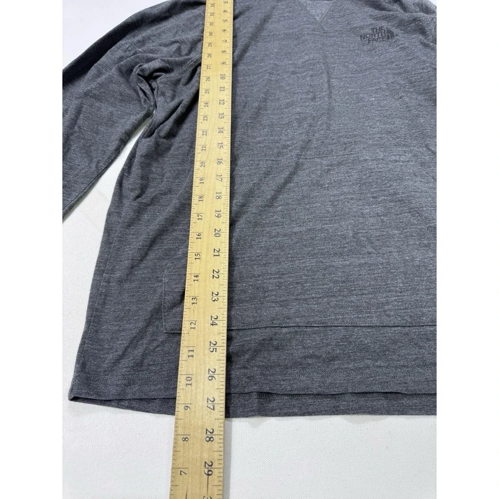 The North Face Men's Large Grey Lightweight Pullover Hoodie Classic Fit Logo